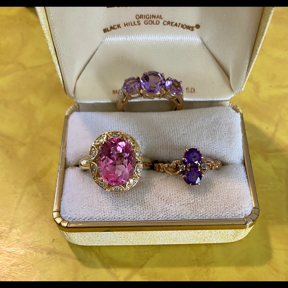 Vintage and antique solid gold ring lot